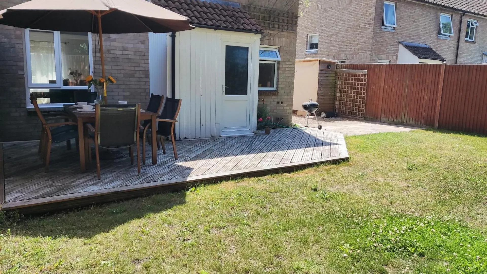3 Bedroom House Up To 8 Guests Free Parking Close To Nature Reserves, Golf Courses, Beach Bournemouth 0*,  Birleşik Krallık